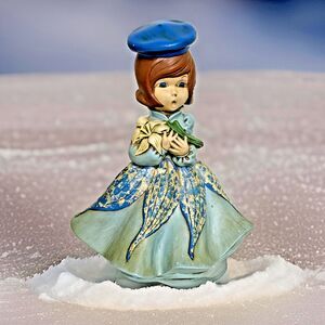 Atlantic Mold Ceramic Singing Flower Girl Figurine Statue Hand Painted Vintage